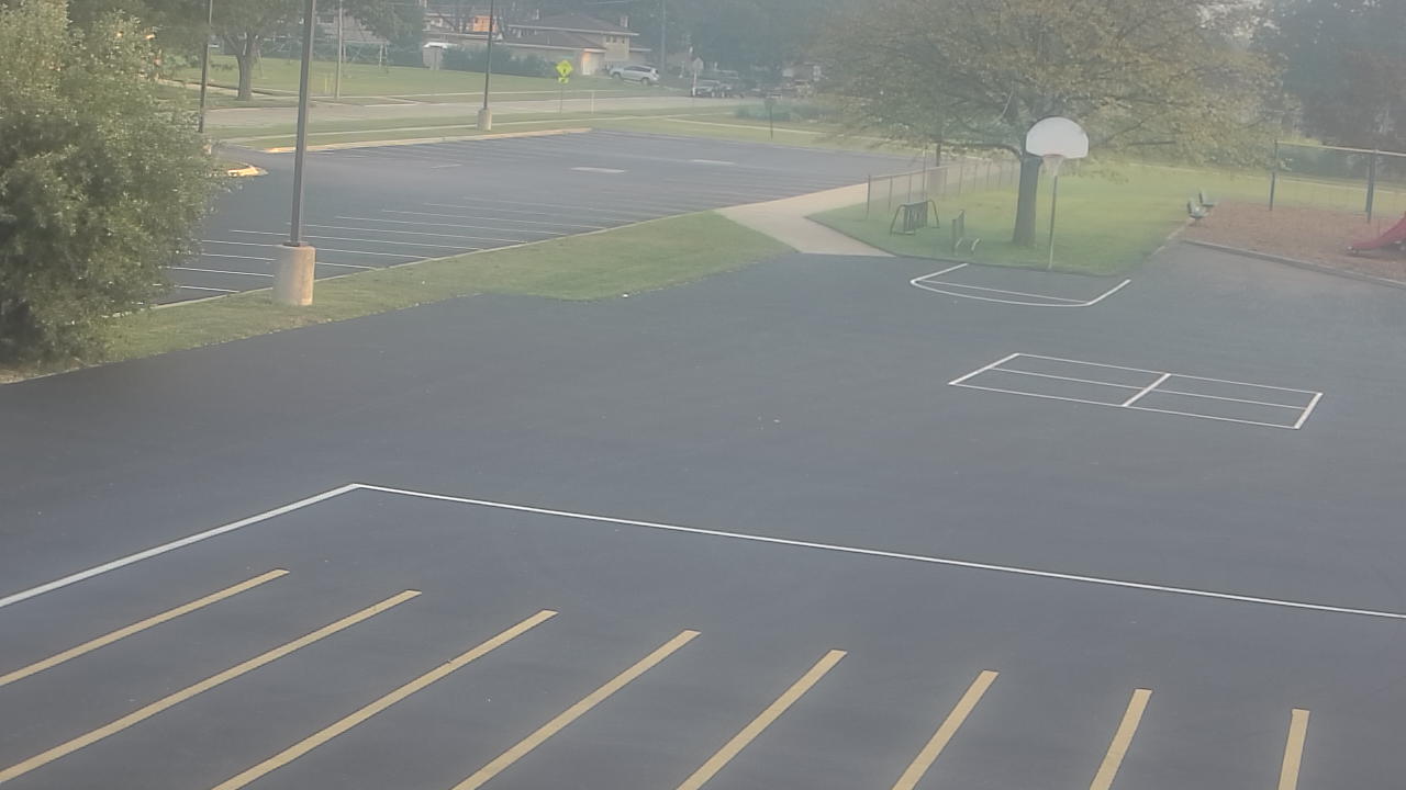 Thumbnail for current weather camera view from Terrace Elementary School in Des Plaines, Illinois