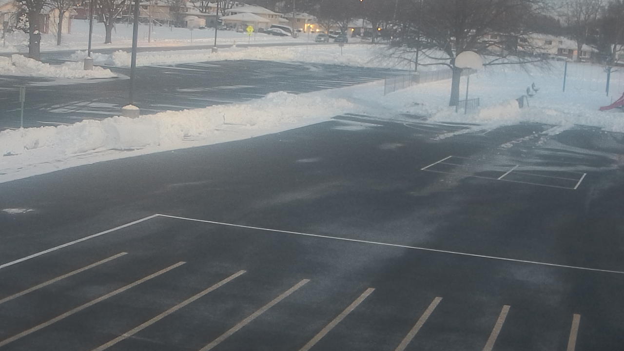 Thumbnail for current weather camera view from Terrace Elementary School in Des Plaines, Illinois