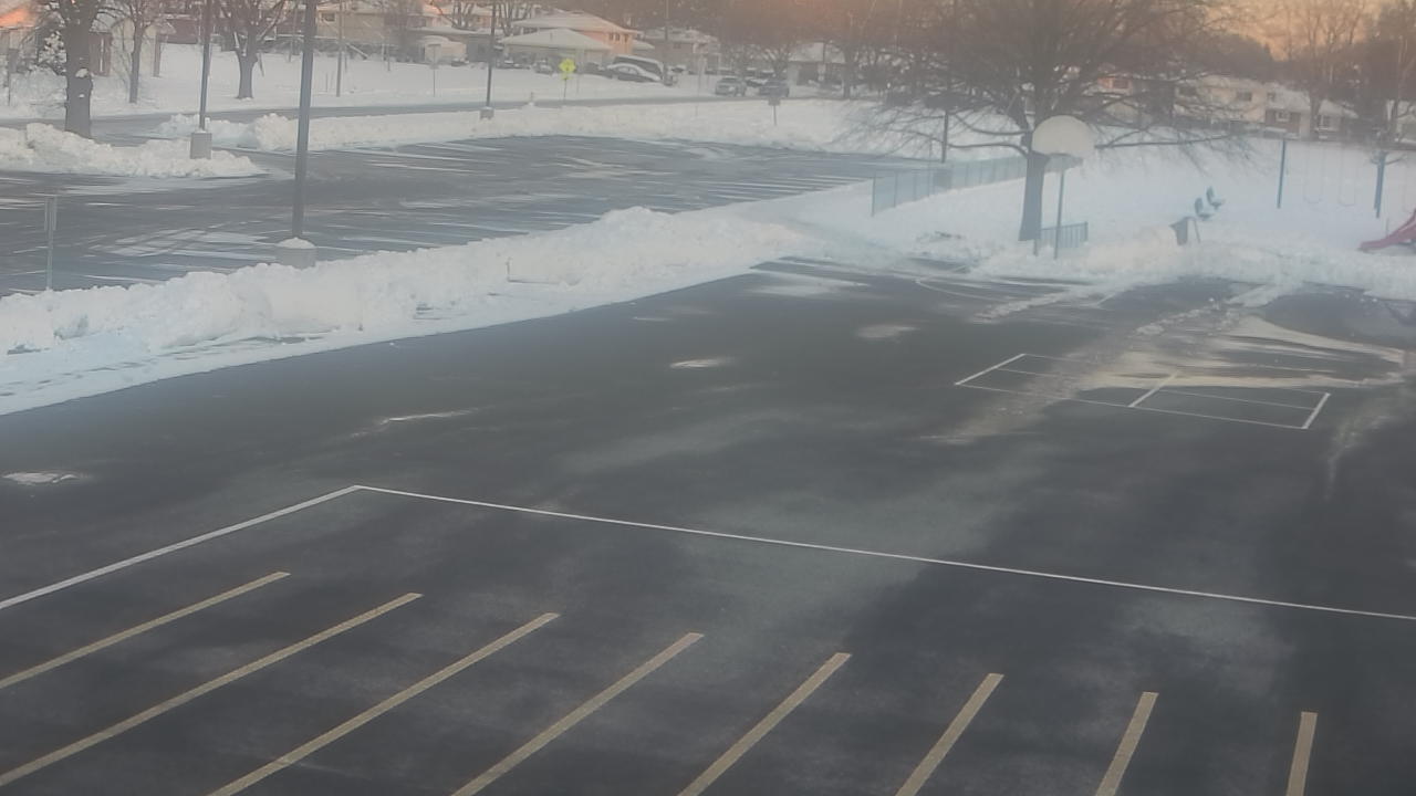 Thumbnail for current weather camera view from Terrace Elementary School in Des Plaines, Illinois