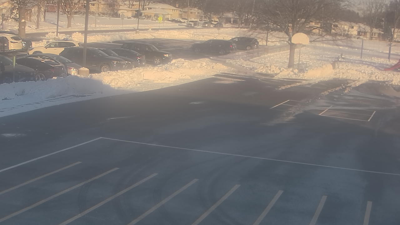 Thumbnail for current weather camera view from Terrace Elementary School in Des Plaines, Illinois