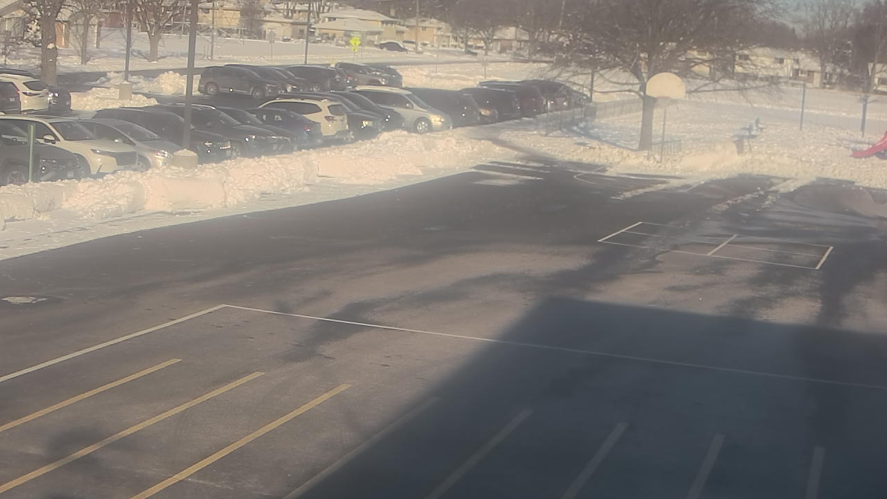 Thumbnail for current weather camera view from Terrace Elementary School in Des Plaines, Illinois