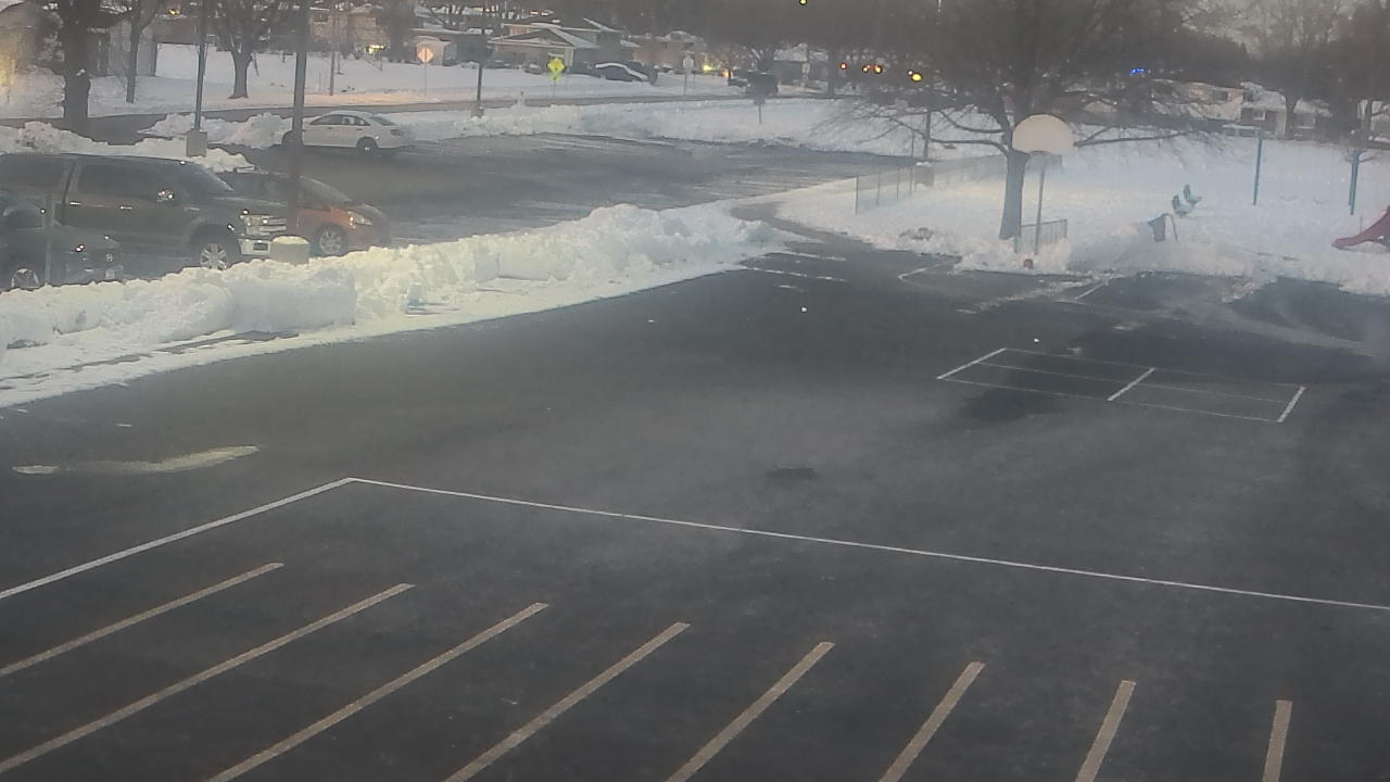 Thumbnail for current weather camera view from Terrace Elementary School in Des Plaines, Illinois