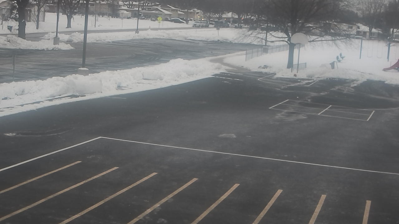 Thumbnail for current weather camera view from Terrace Elementary School in Des Plaines, Illinois