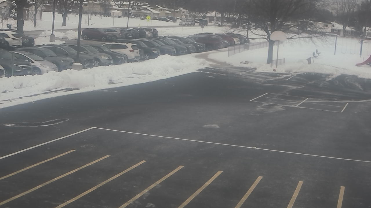 Thumbnail for current weather camera view from Terrace Elementary School in Des Plaines, Illinois