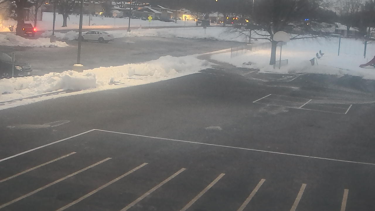 Thumbnail for current weather camera view from Terrace Elementary School in Des Plaines, Illinois