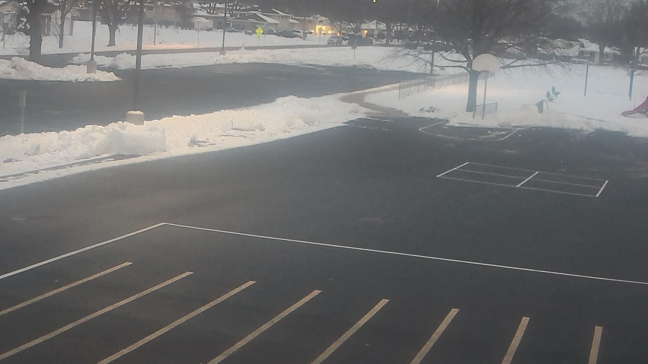 Thumbnail for current weather camera view from Terrace Elementary School in Des Plaines, Illinois