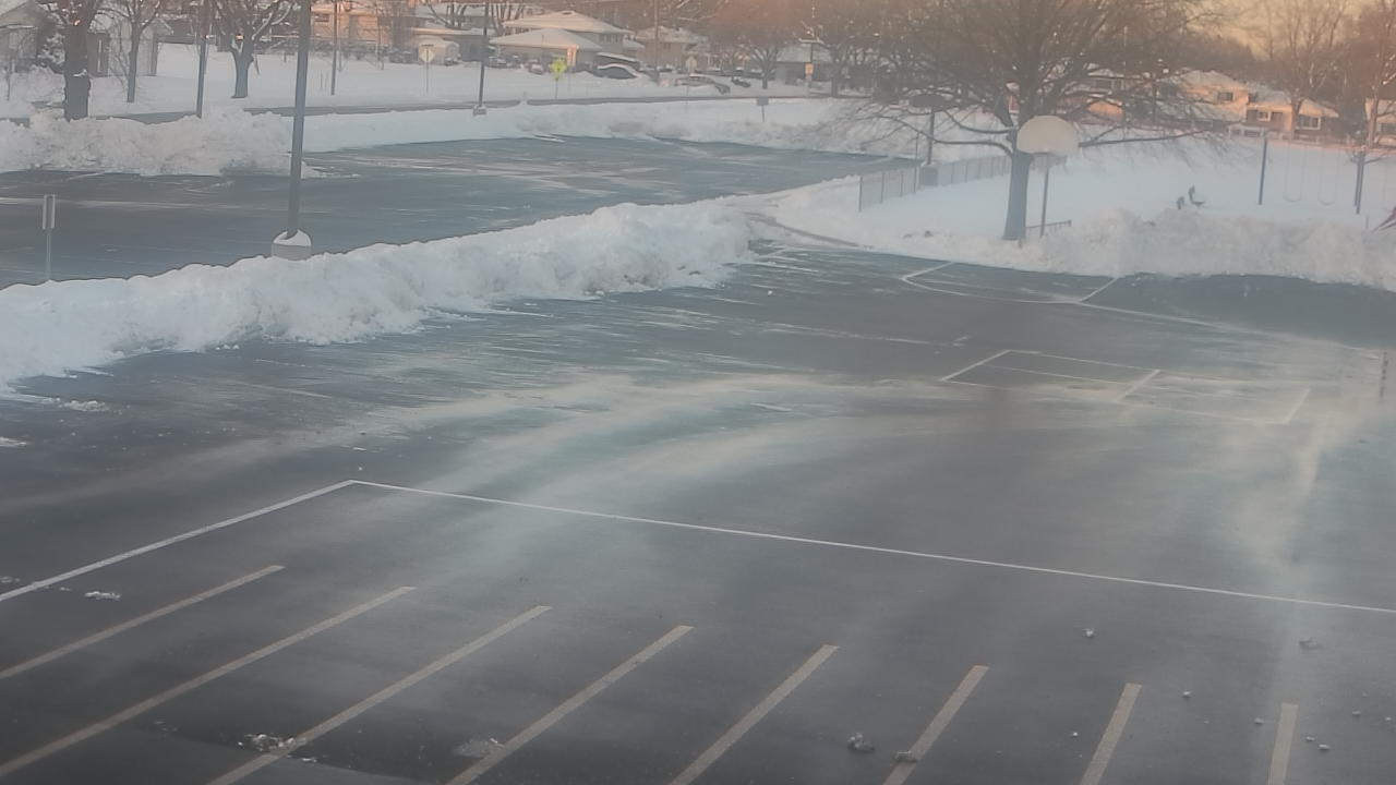 Thumbnail for current weather camera view from Terrace Elementary School in Des Plaines, Illinois