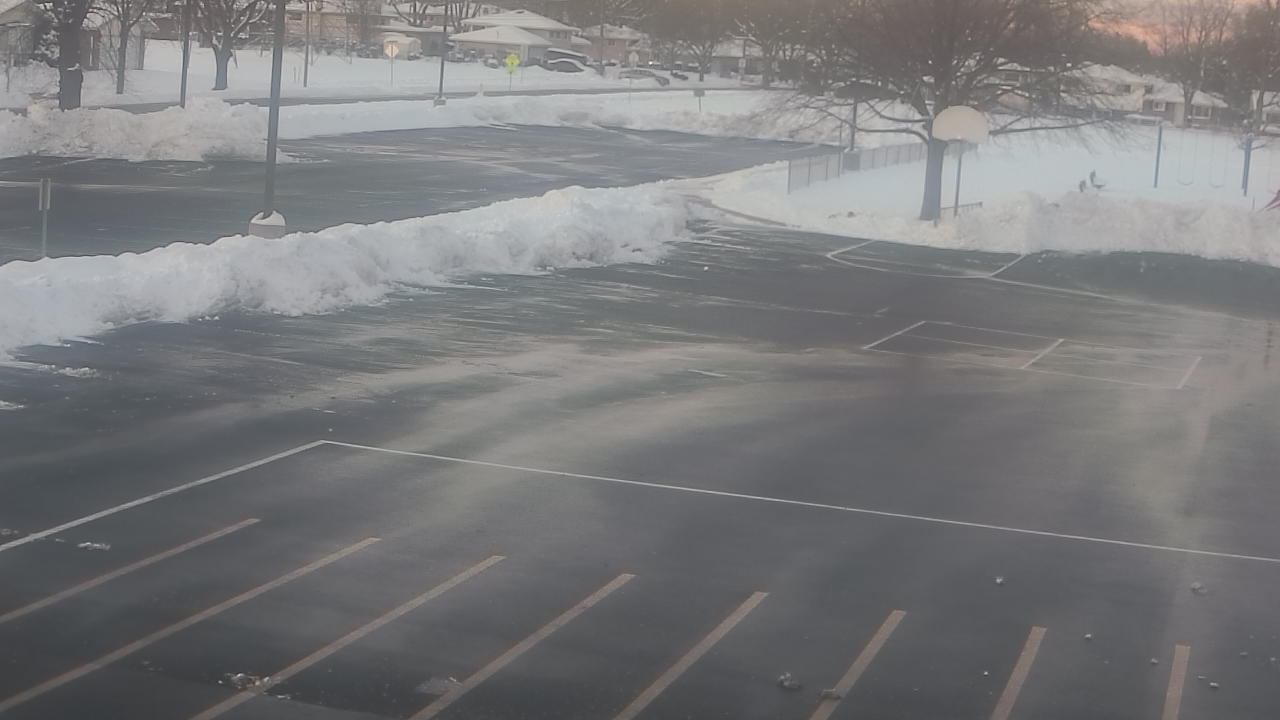 Thumbnail for current weather camera view from Terrace Elementary School in Des Plaines, Illinois