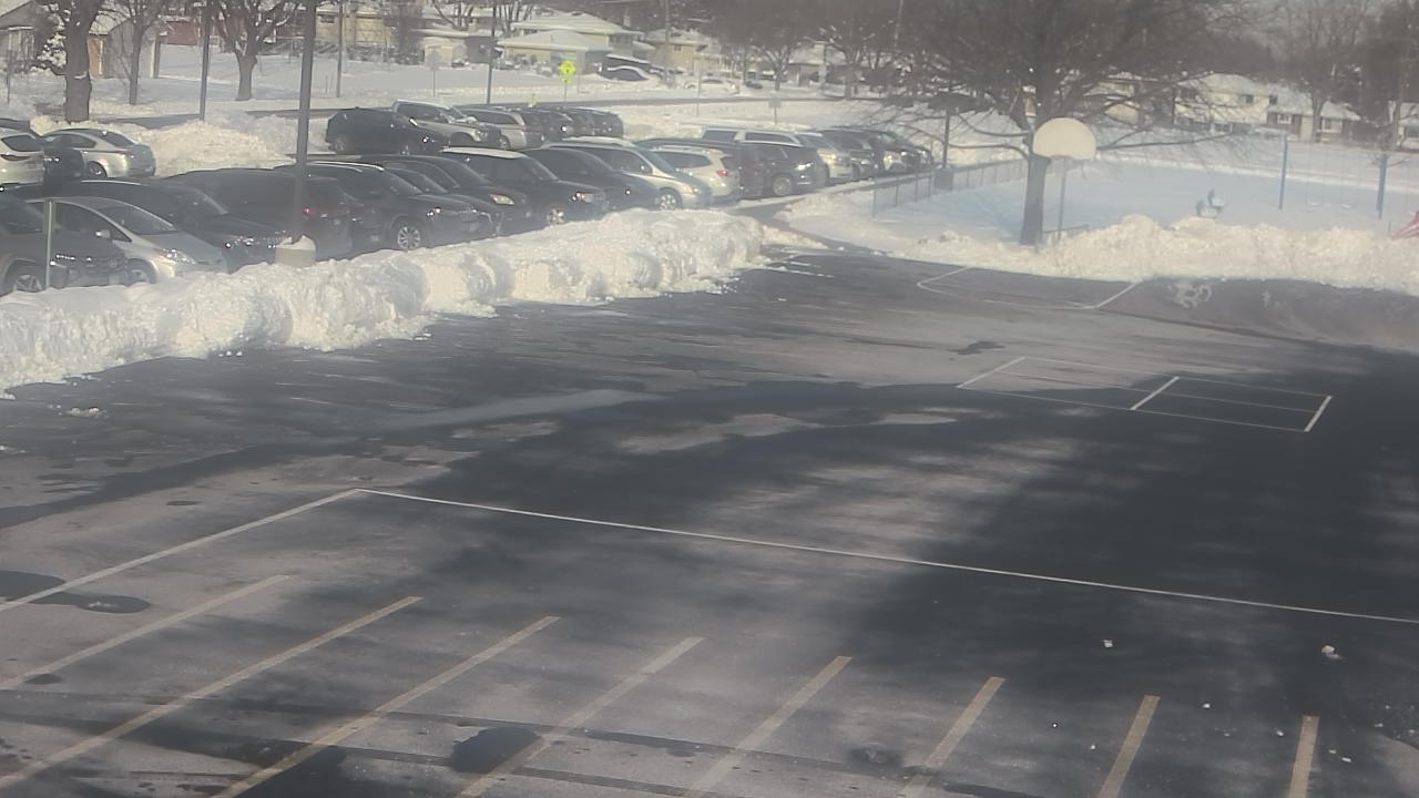 Thumbnail for current weather camera view from Terrace Elementary School in Des Plaines, Illinois