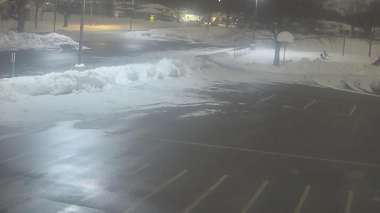 Thumbnail for current weather camera view from Terrace Elementary School in Des Plaines, Illinois