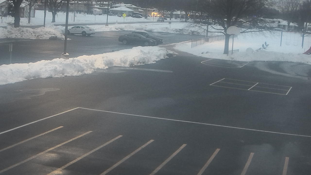 Thumbnail for current weather camera view from Terrace Elementary School in Des Plaines, Illinois