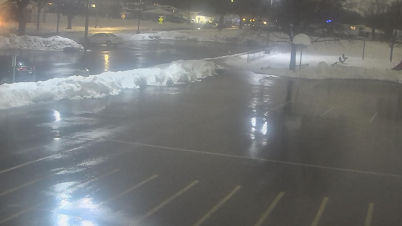 Thumbnail for current weather camera view from Terrace Elementary School in Des Plaines, Illinois