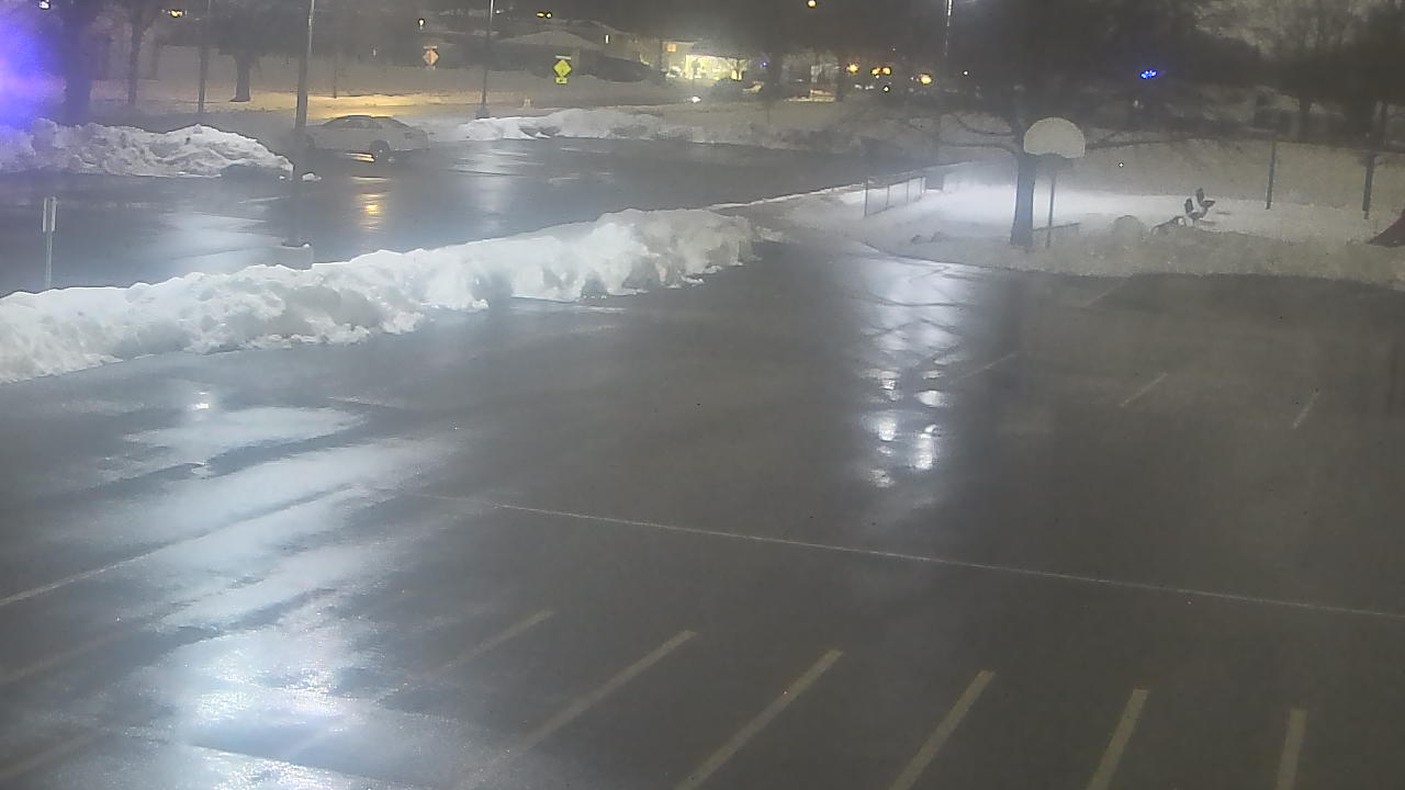 Thumbnail for current weather camera view from Terrace Elementary School in Des Plaines, Illinois