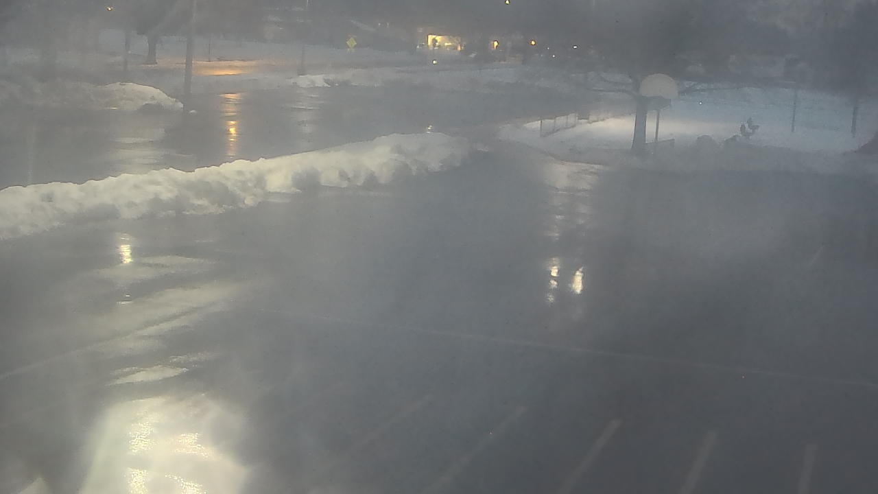 Thumbnail for current weather camera view from Terrace Elementary School in Des Plaines, Illinois