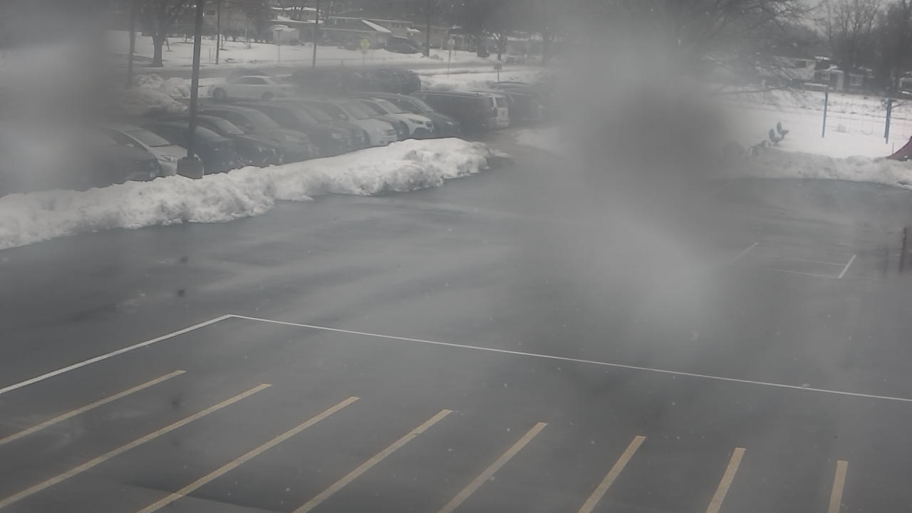 Thumbnail for current weather camera view from Terrace Elementary School in Des Plaines, Illinois