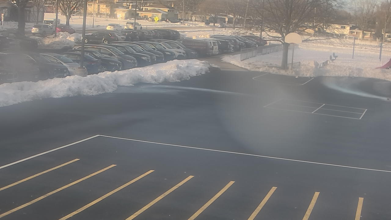 Thumbnail for current weather camera view from Terrace Elementary School in Des Plaines, Illinois