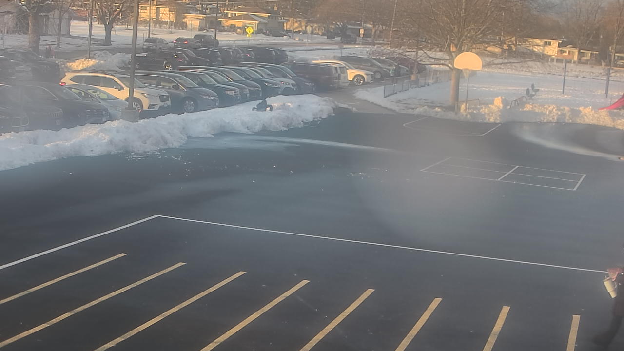 Thumbnail for current weather camera view from Terrace Elementary School in Des Plaines, Illinois