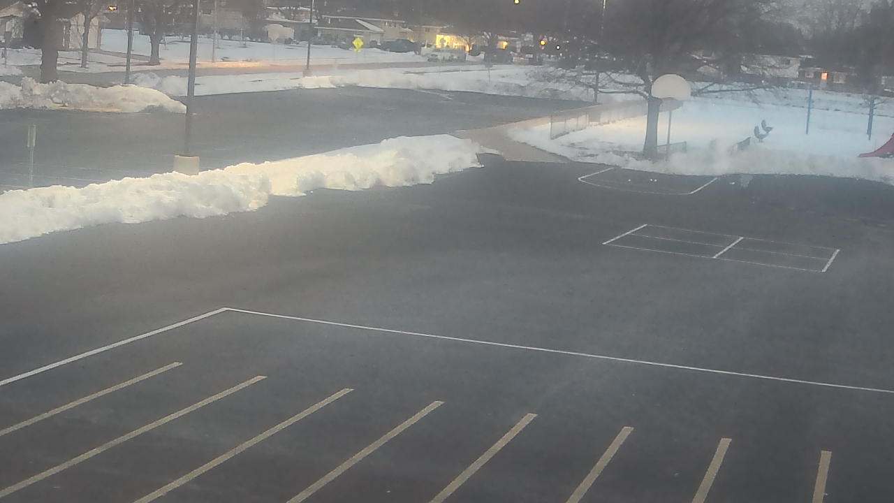 Thumbnail for current weather camera view from Terrace Elementary School in Des Plaines, Illinois