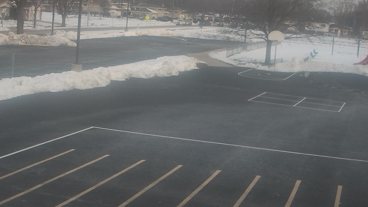 Thumbnail for current weather camera view from Terrace Elementary School in Des Plaines, Illinois