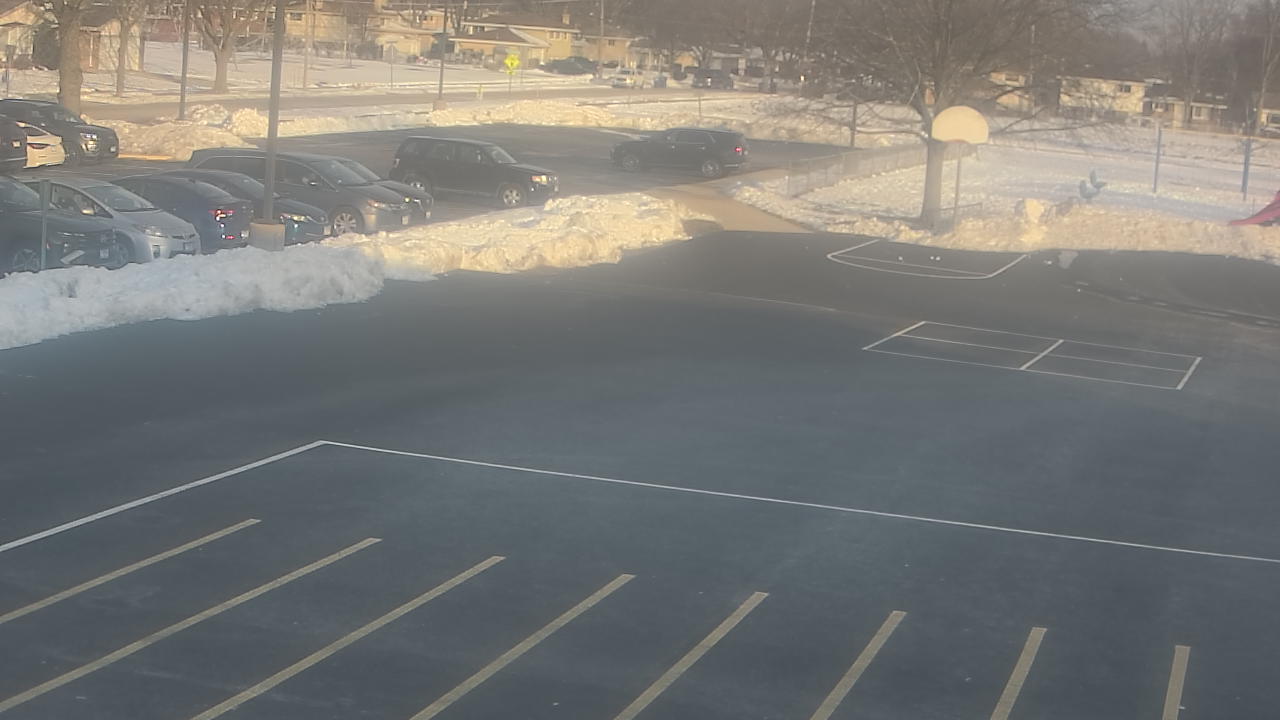 Thumbnail for current weather camera view from Terrace Elementary School in Des Plaines, Illinois