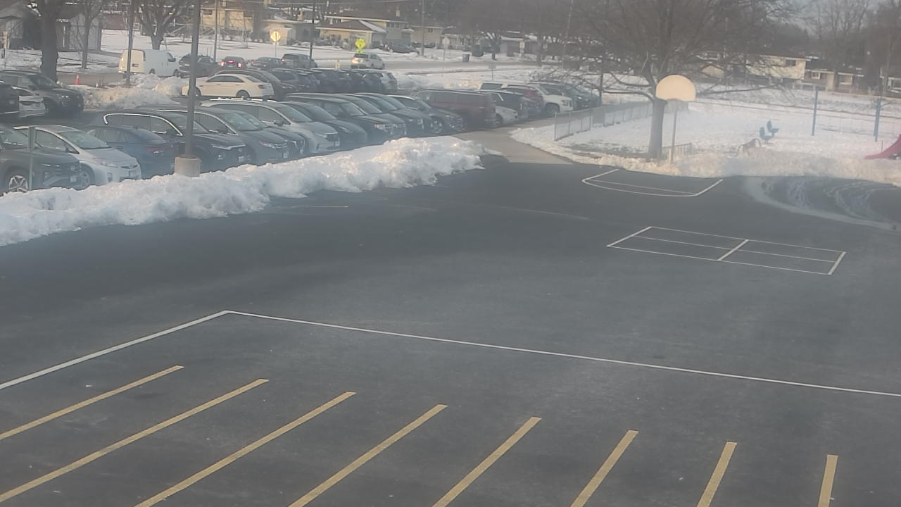 Thumbnail for current weather camera view from Terrace Elementary School in Des Plaines, Illinois