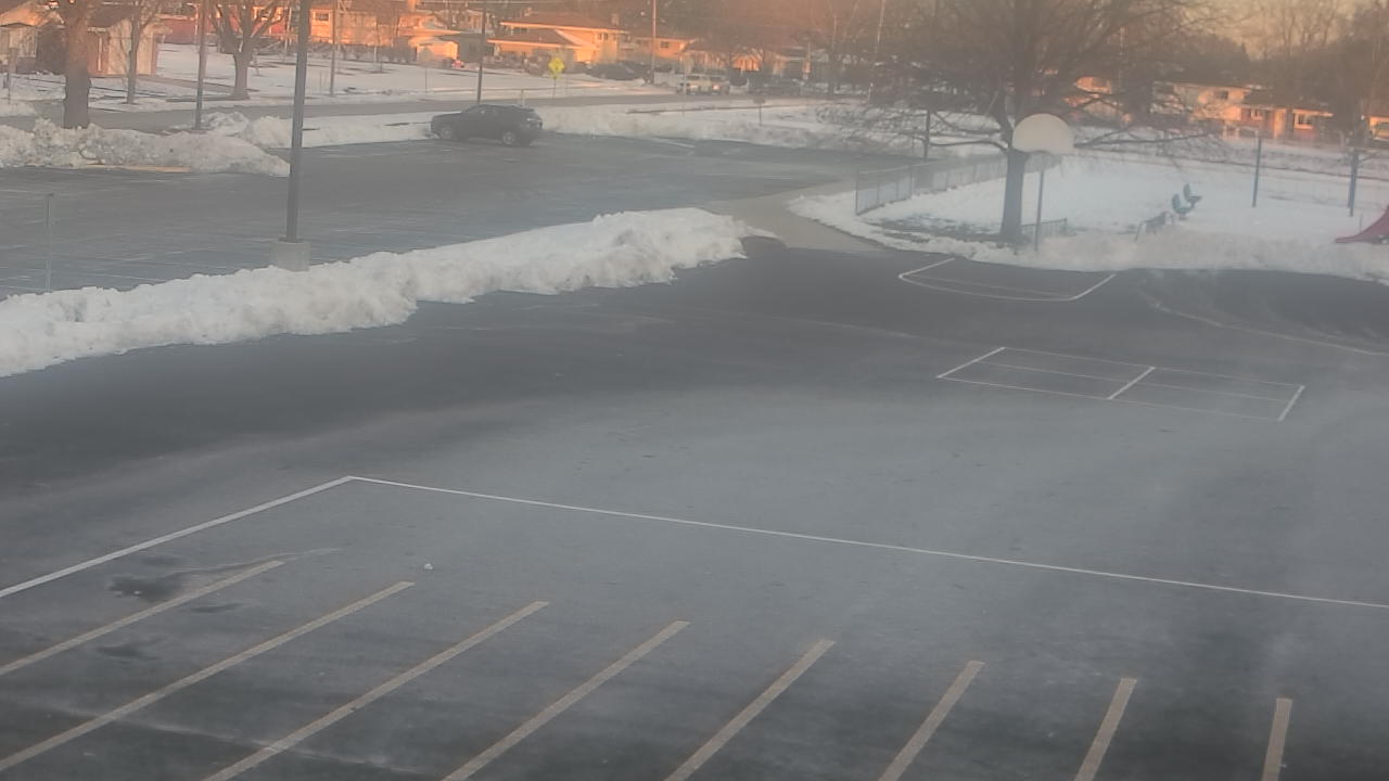 Thumbnail for current weather camera view from Terrace Elementary School in Des Plaines, Illinois