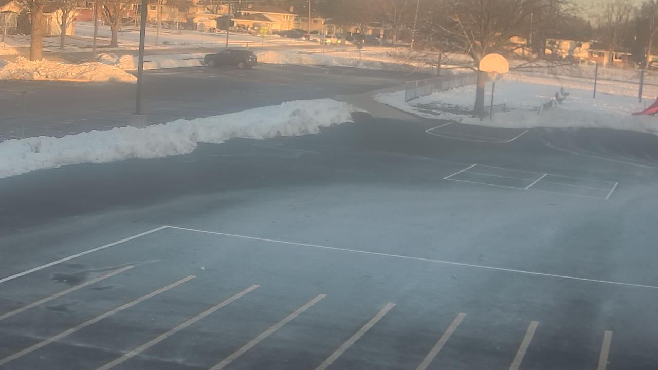 Thumbnail for current weather camera view from Terrace Elementary School in Des Plaines, Illinois