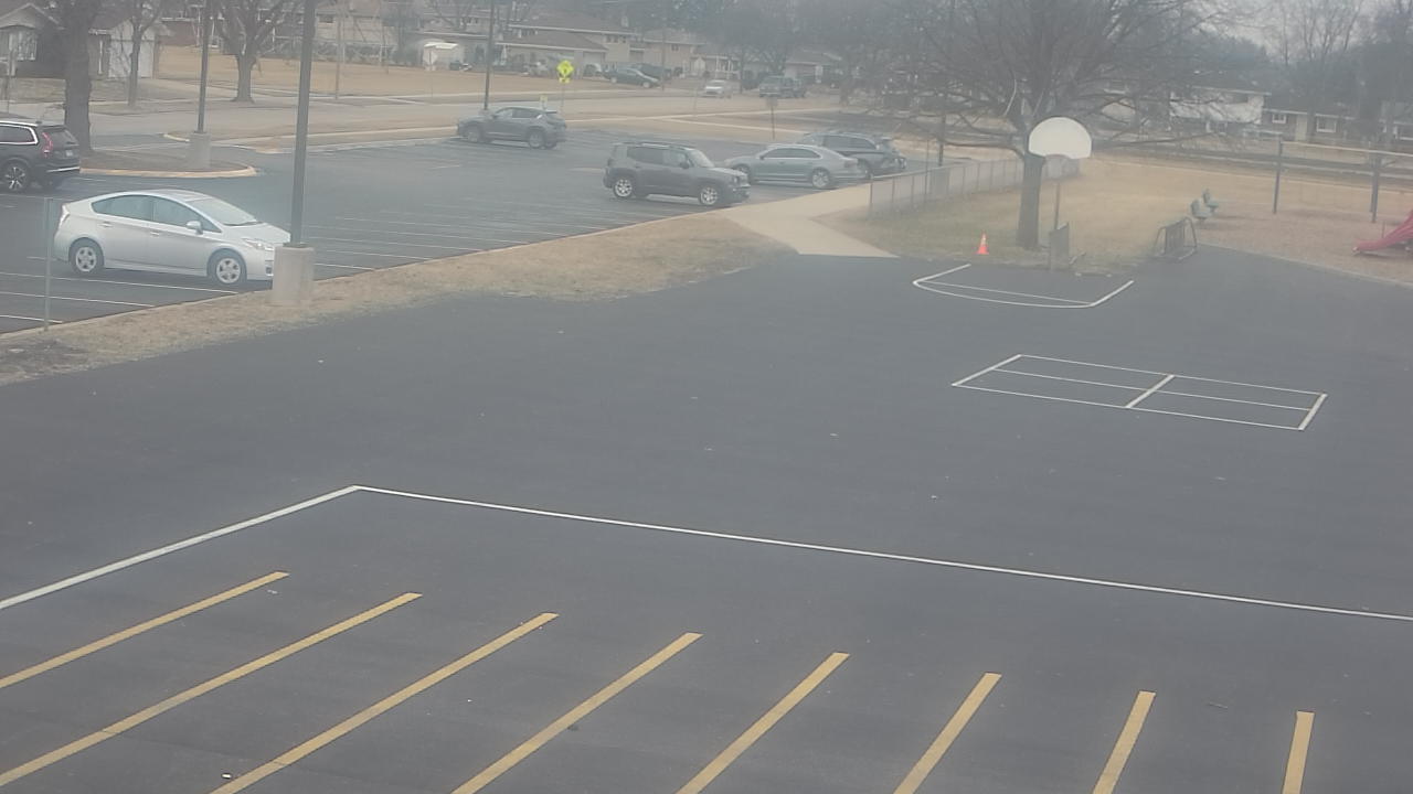 Thumbnail for current weather camera view from Terrace Elementary School in Des Plaines, Illinois