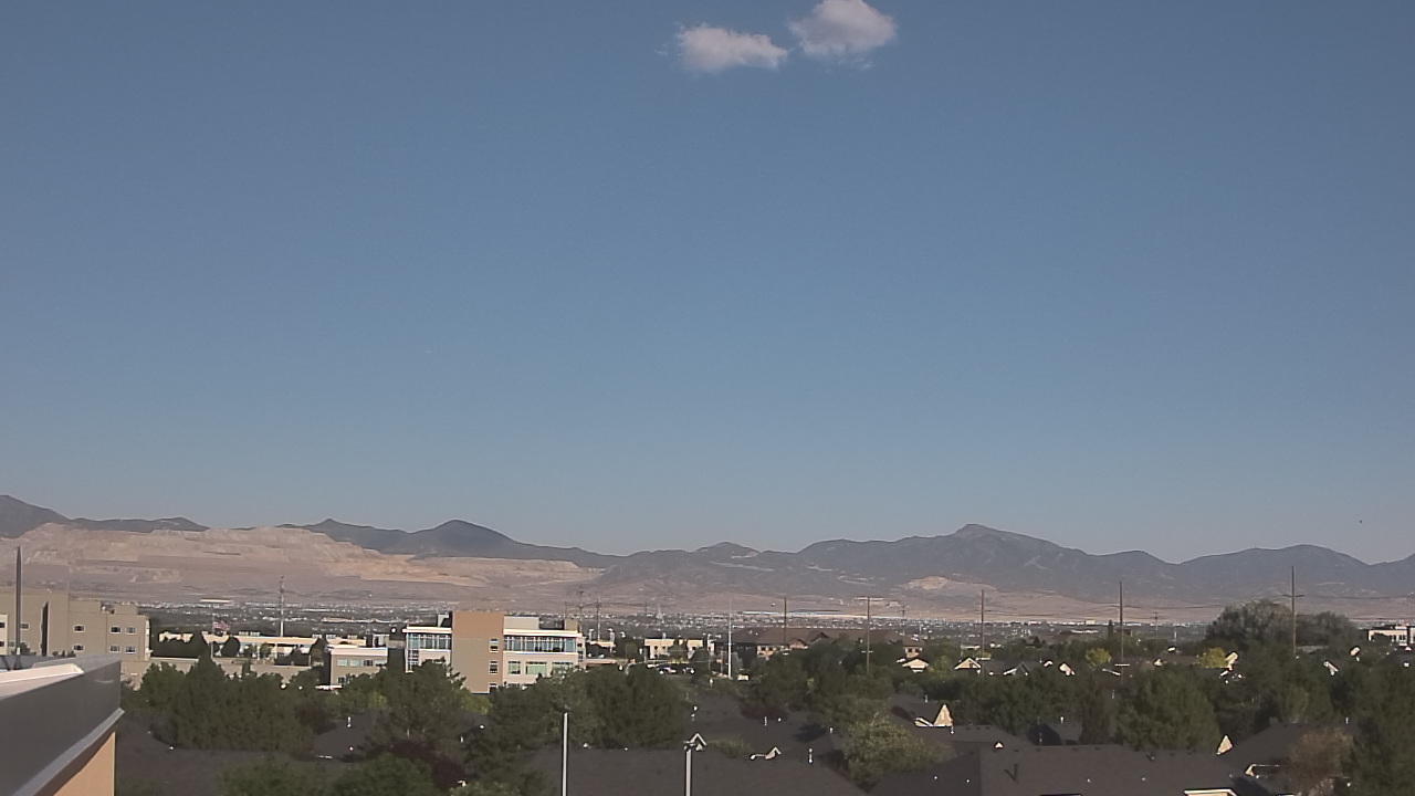 Thumbnail for current weather camera view from Juan Diego Catholic HS in Draper, Utah