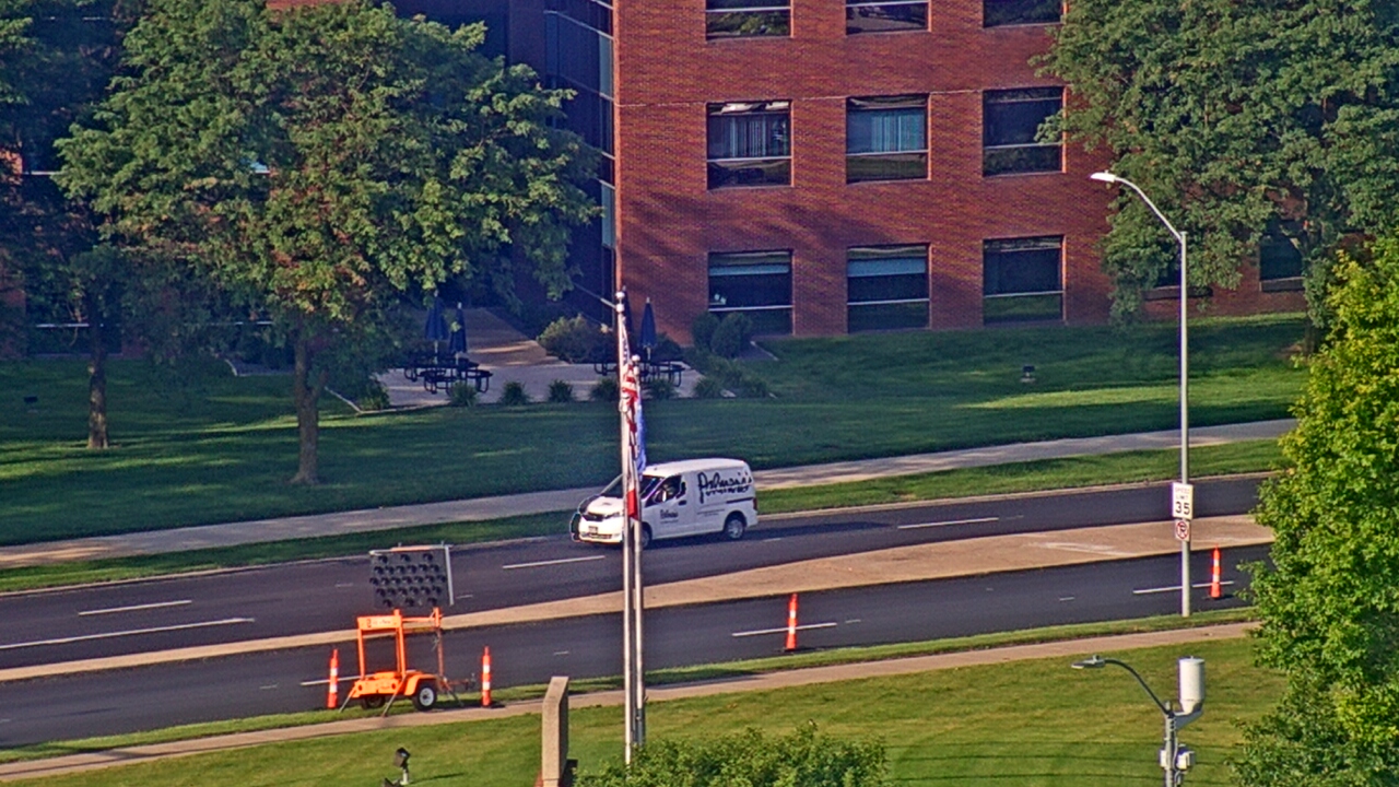 Thumbnail for current weather camera view from Mercy West Hospital in Des Moines, Iowa