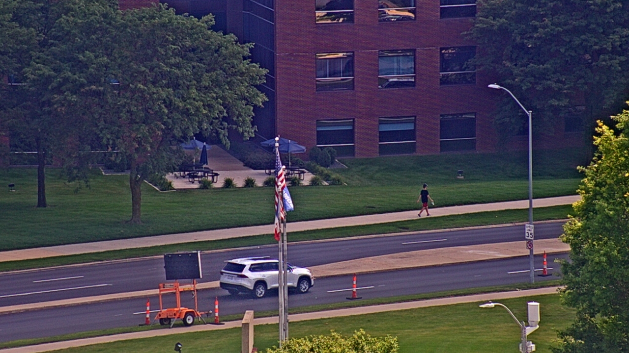 Thumbnail for current weather camera view from Mercy West Hospital in Des Moines, Iowa