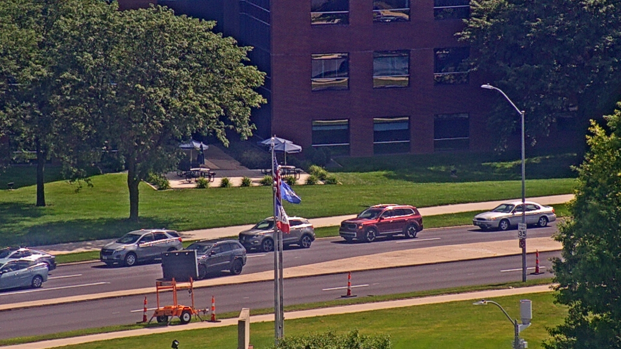 Thumbnail for current weather camera view from Mercy West Hospital in Des Moines, Iowa