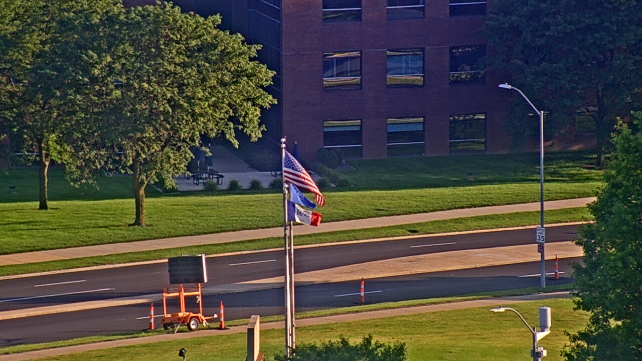 Thumbnail for current weather camera view from Mercy West Hospital in Des Moines, Iowa