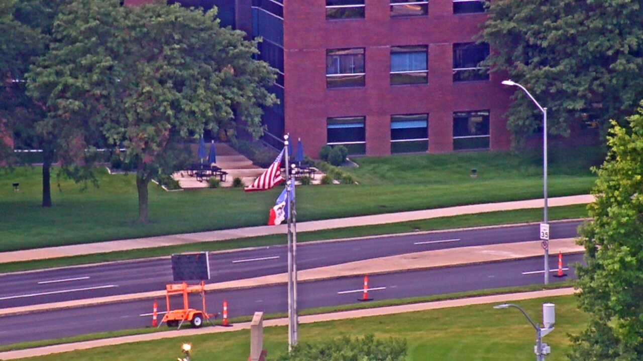 Thumbnail for current weather camera view from Mercy West Hospital in Des Moines, Iowa