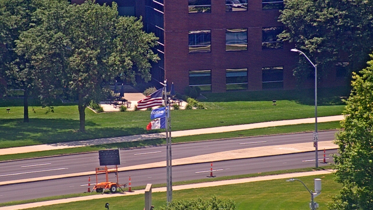 Thumbnail for current weather camera view from Mercy West Hospital in Des Moines, Iowa