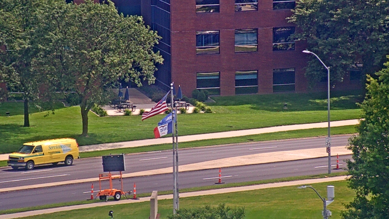 Thumbnail for current weather camera view from Mercy West Hospital in Des Moines, Iowa