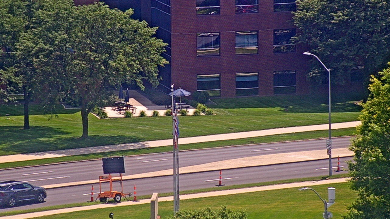 Thumbnail for current weather camera view from Mercy West Hospital in Des Moines, Iowa