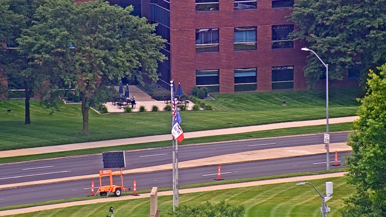 Thumbnail for current weather camera view from Mercy West Hospital in Des Moines, Iowa