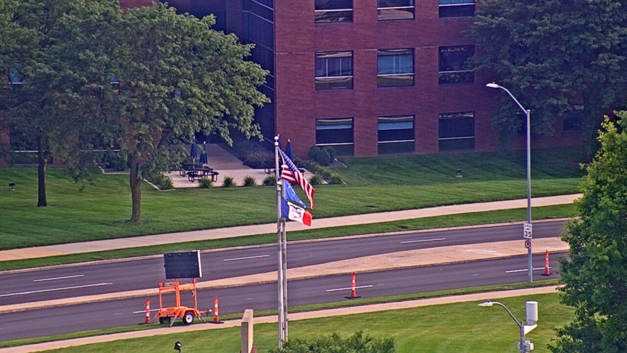 Thumbnail for current weather camera view from Mercy West Hospital in Des Moines, Iowa