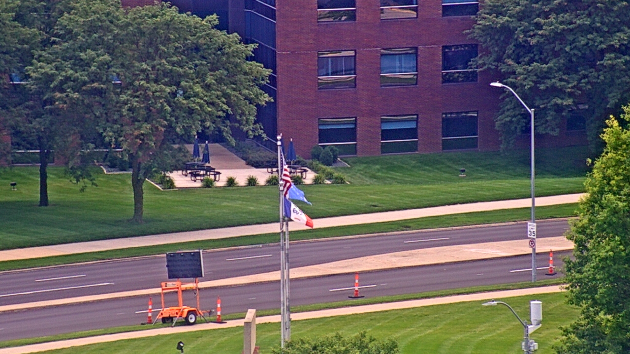 Thumbnail for current weather camera view from Mercy West Hospital in Des Moines, Iowa