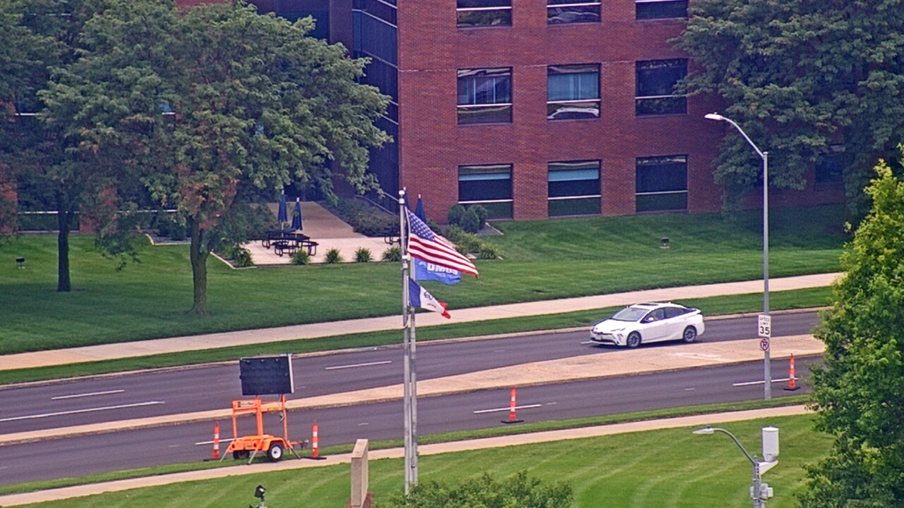 Thumbnail for current weather camera view from Mercy West Hospital in Des Moines, Iowa