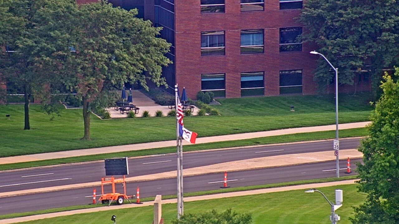 Thumbnail for current weather camera view from Mercy West Hospital in Des Moines, Iowa
