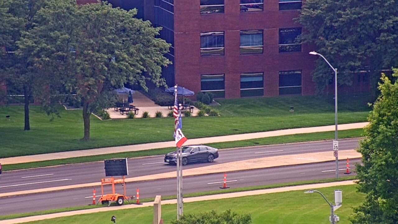 Thumbnail for current weather camera view from Mercy West Hospital in Des Moines, Iowa