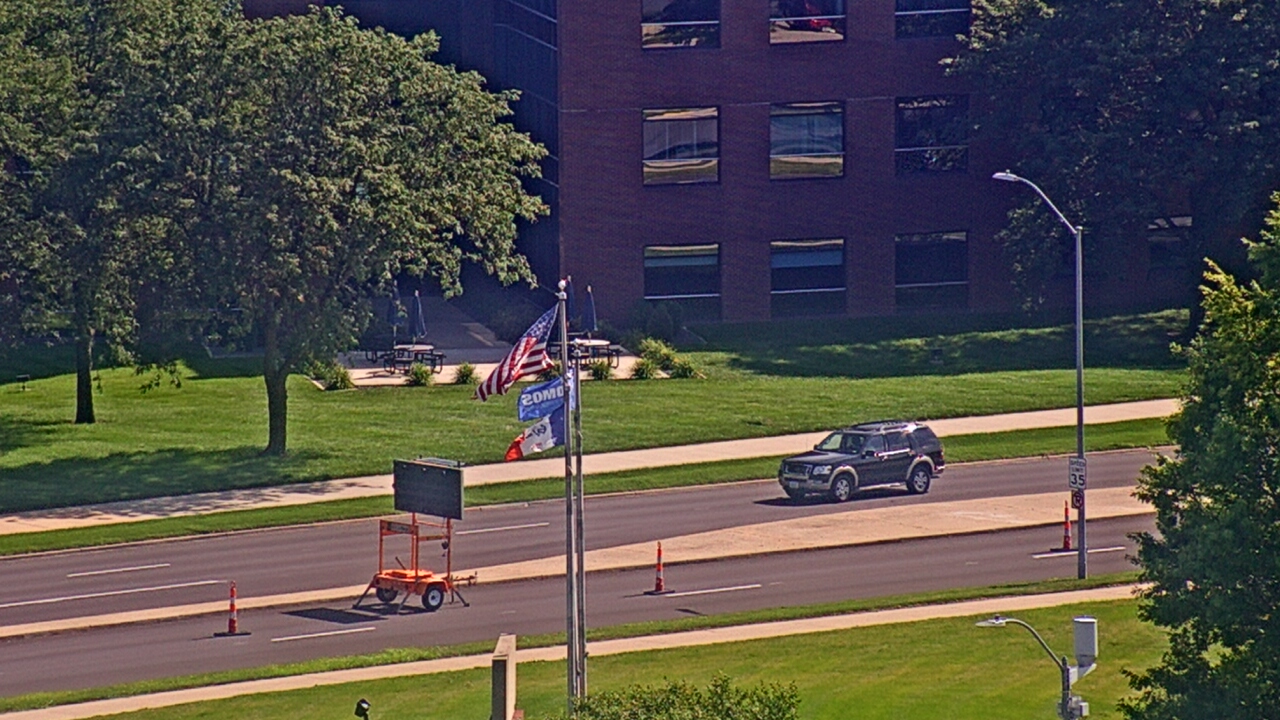 Thumbnail for current weather camera view from Mercy West Hospital in Des Moines, Iowa