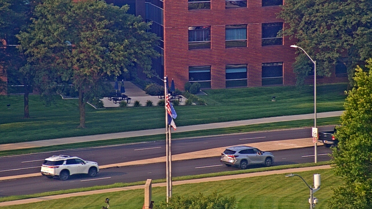 Thumbnail for current weather camera view from Mercy West Hospital in Des Moines, Iowa