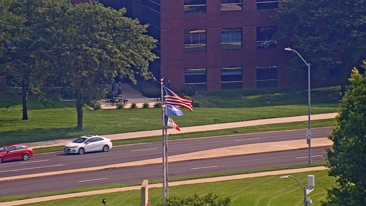 Thumbnail for current weather camera view from Mercy West Hospital in Des Moines, Iowa