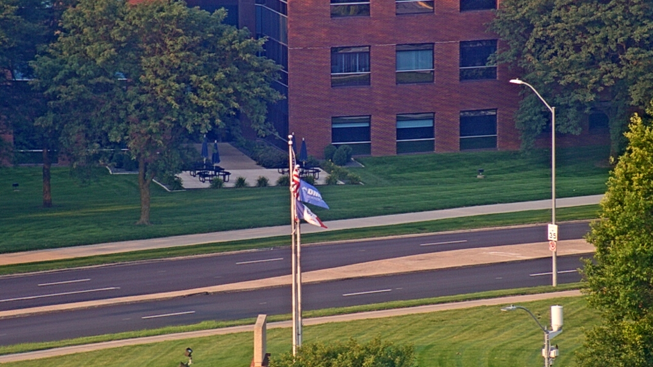 Thumbnail for current weather camera view from Mercy West Hospital in Des Moines, Iowa