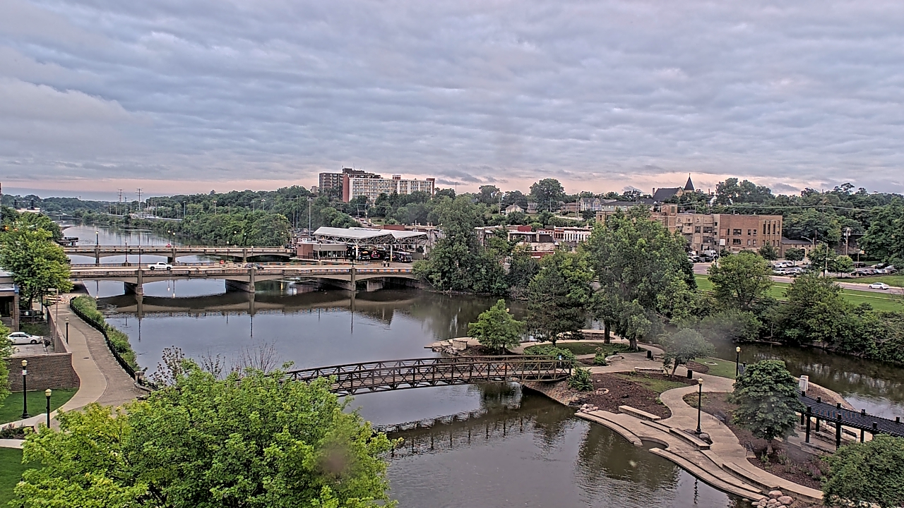 Thumbnail for current weather camera view from City of Elgin in Elgin, Illinois