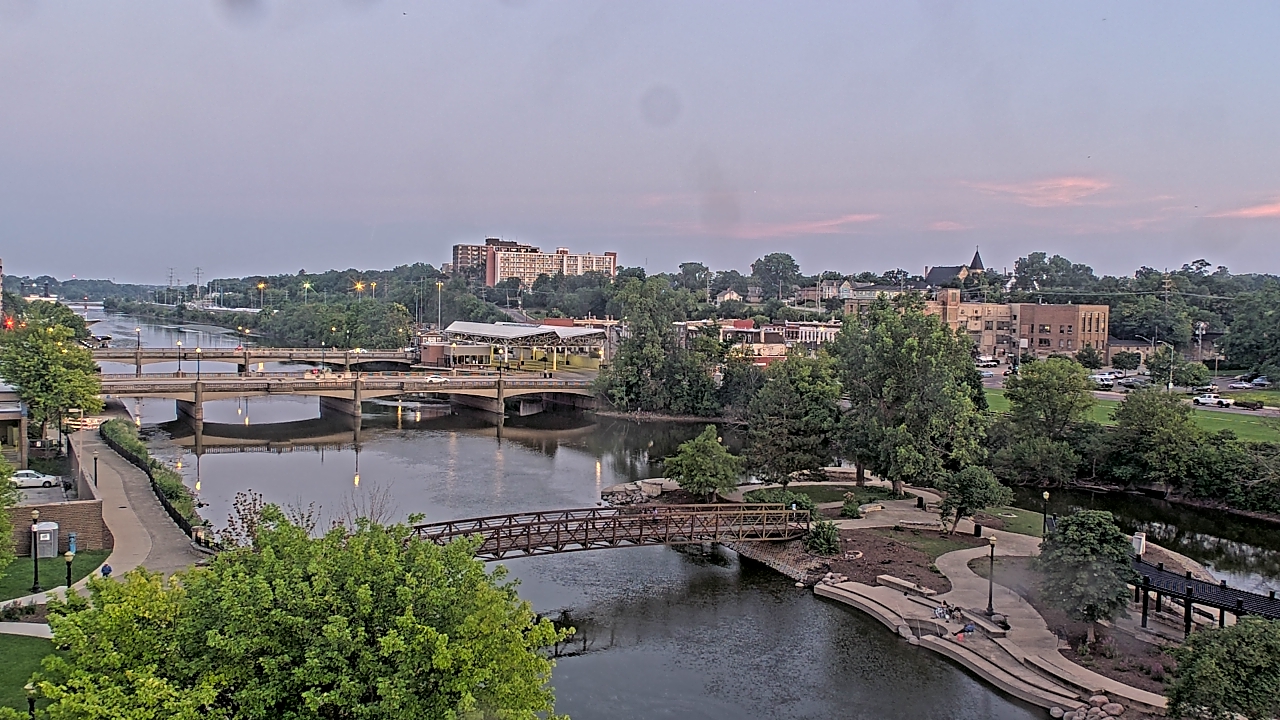 Thumbnail for current weather camera view from City of Elgin in Elgin, Illinois