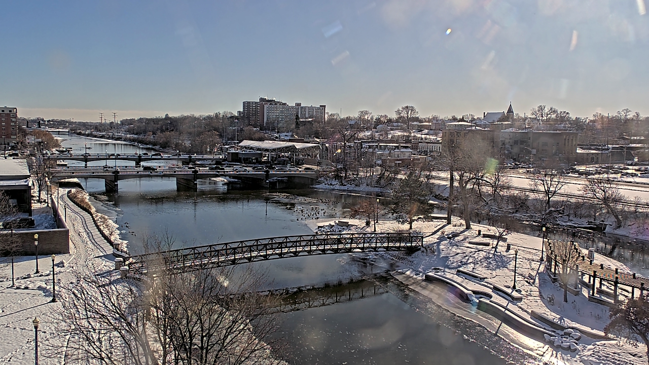 Thumbnail for current weather camera view from City of Elgin in Elgin, Illinois